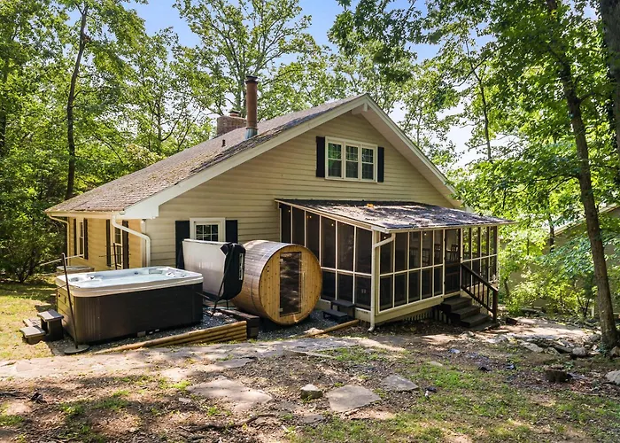 Cozy Retreat - Sauna Hot Tub & Game Room In Va